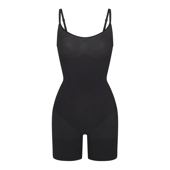 SKIMS Tops - Skims seamless sculpting mid thigh bodysuit